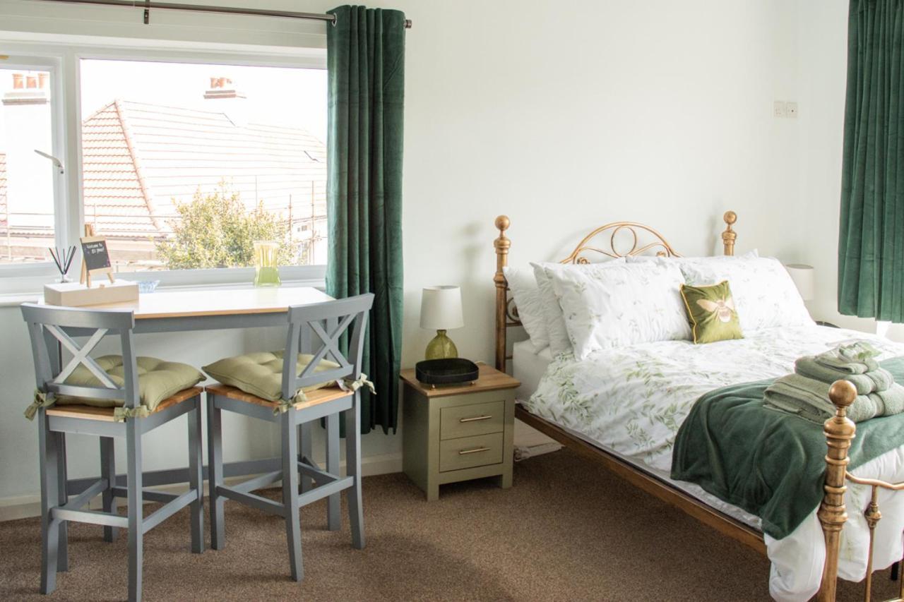 B'S Place Guest House Paignton Εξωτερικό φωτογραφία